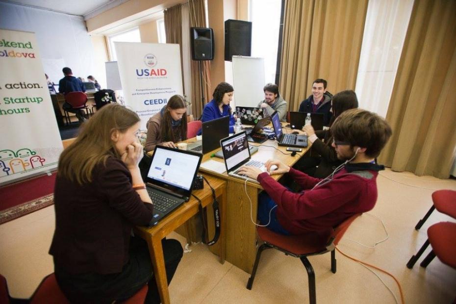 Studenții în ultimul an de licență sau la masterat pot face un stagiu în cadrul unui proiect USAID. Detalii