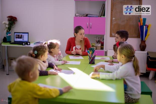 Părinți din șase regiuni ale țării vor beneficia de ateliere de instruire după un model britanic