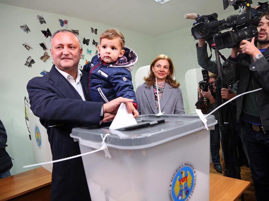 dodon-la-vot-cu-fiul