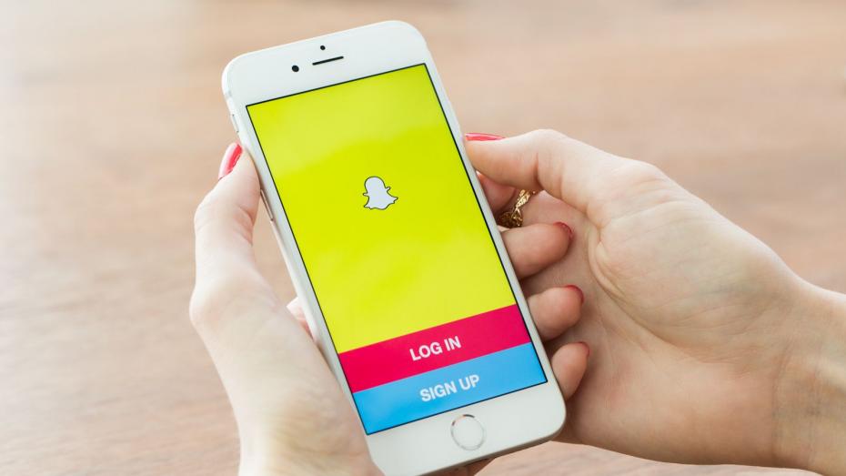 Snapchat va începe difuzarea de programe de televiziune în 2017