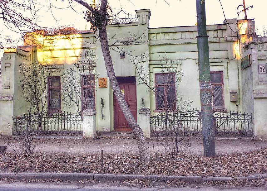 (foto) Descoperiri urbane: Casa mică cu caracter mare de pe str. Kogălniceanu #52