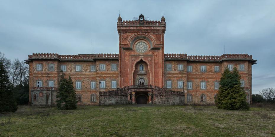 1461447093-1445541787-landscape-1445445267-most-beautiful-abandoned-castle-in-italy-00