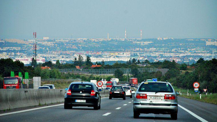 Autostradă în apropiere de Viena. Photo Credit: www.tititudorancea.info.ro 