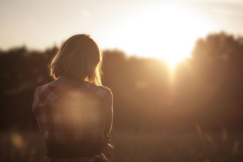 GoldenHair+PicnicDress