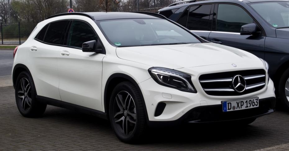 Mercedes-Benz_GLA_200_CDI_Urban_X_156_–_Frontansicht_1_16._März_2014_Düsseldorf-1140×598