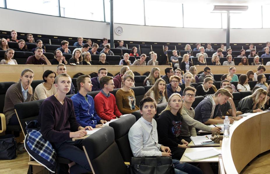 Au mai rămas doar 2 săptămâni pentru a aplica la grantul Suediei la Stockholm School of Economics în Riga