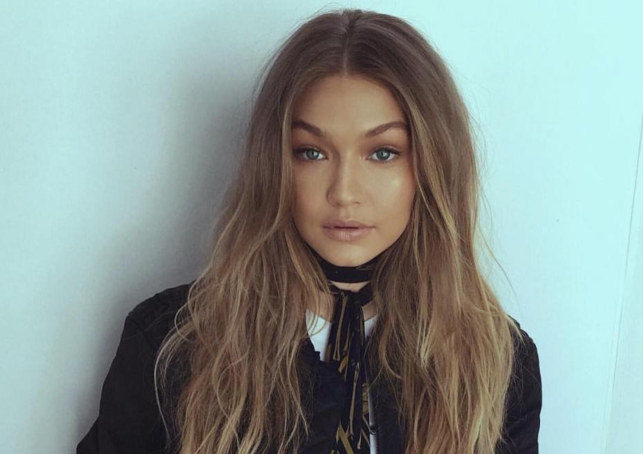 (foto, video) Gigi Hadid, modelul momentului, poartă val pe coperta revistei Vogue Arabia