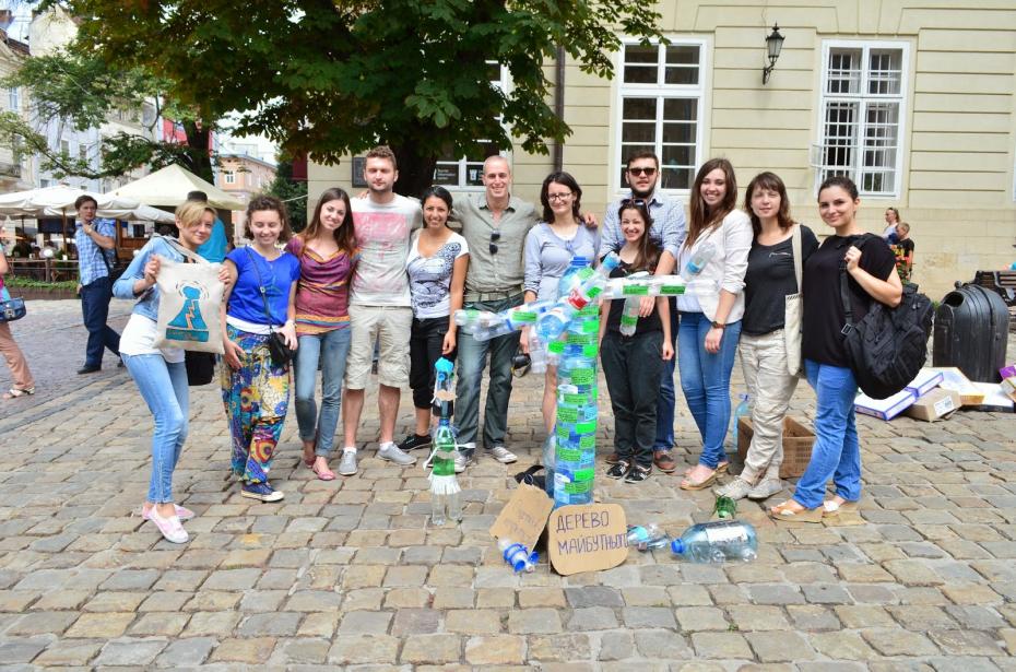 Participă la Academia de Leadership din Lviv, Ucraina