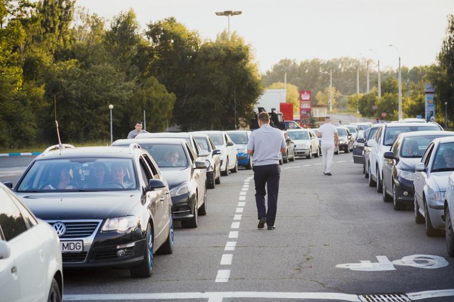 Vămile de la Palanca, Sculeni și Leușeni sunt cele mai aglomerate la această oră. Iată care este media timpului de așteptare