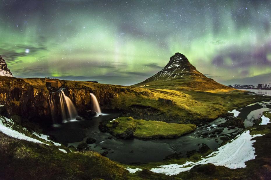 269575-northern-lights-iceland