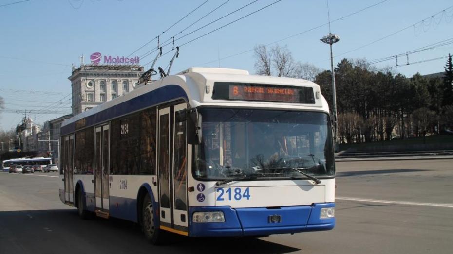 Mai multe unități de transport public pe străzile capitalei. Câte troleibuze și autobuze noi vom avea la dispoziție