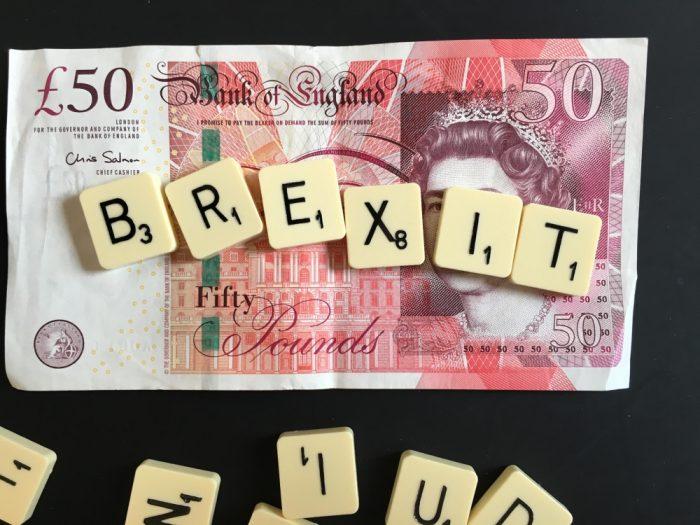 brexit-lira-700×525