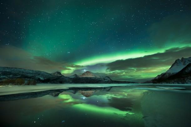 beautiful-view-of-the-aurora-borealis–8773