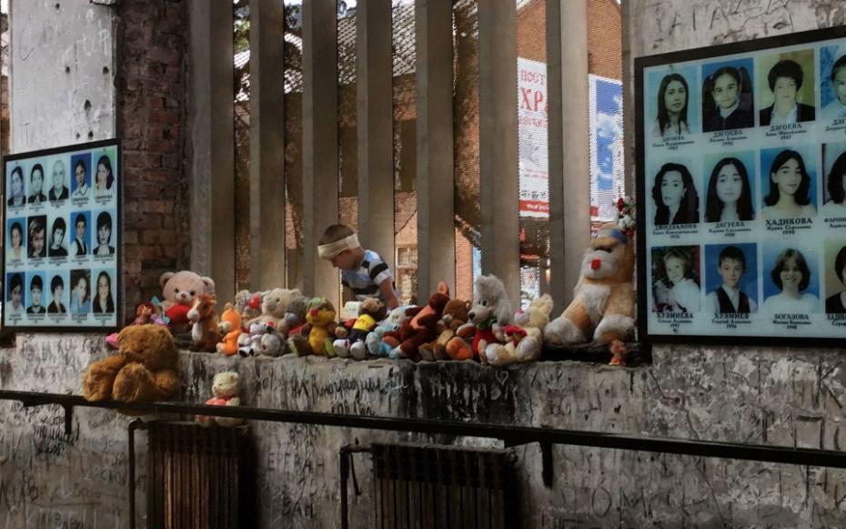 15 ani de la luarea cu asalt a școlii din Beslan. Fragmente din jurnalul unei supraviețuitoare