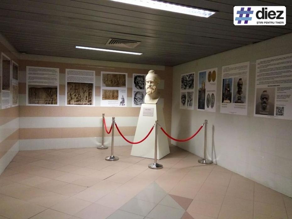 (foto) Cum arată bustul nobilului dac, realizat de un artist din Moldova, la Aeroportul din Otopeni