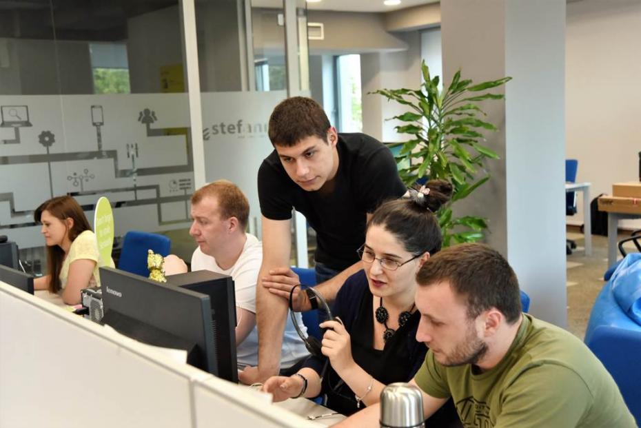 Premieră pe piața de outscourcing din Moldova: Colaborare între companiile Stefanini și Code Factory