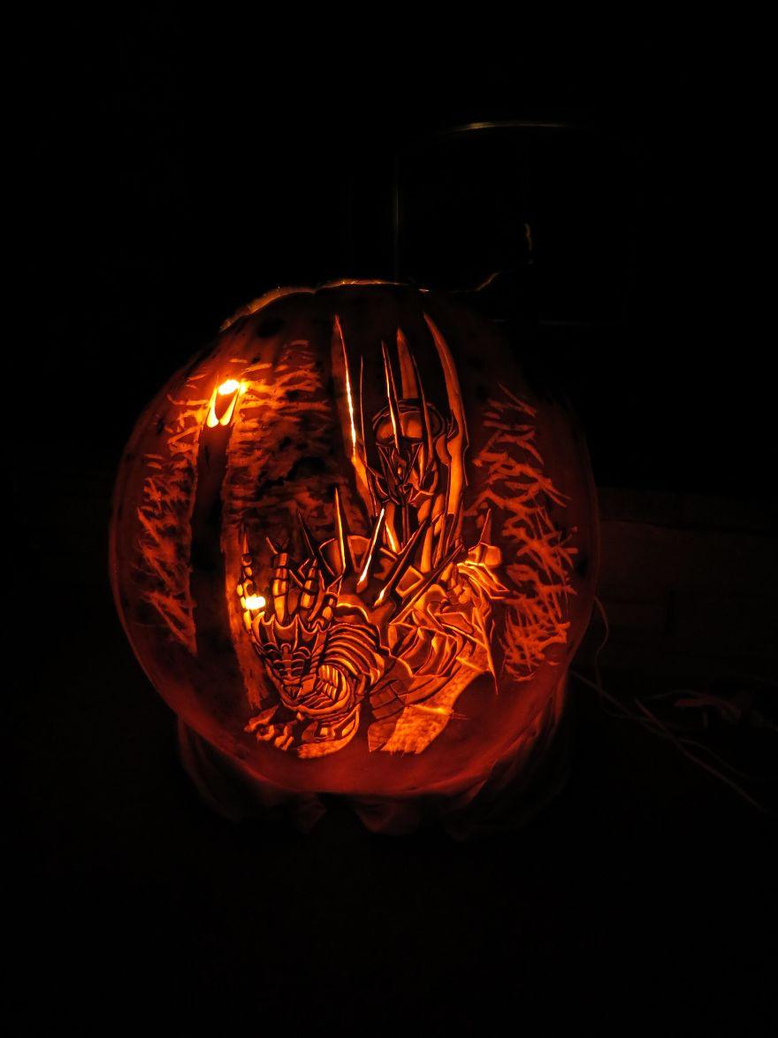 Pumpkin-Sauron-59e740f39c7fd__880