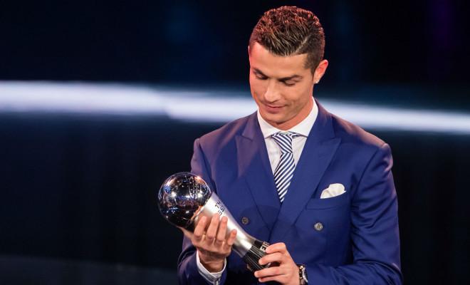 Ronaldo-l-a-învins-net-pe-Messi-la-premiile-FIFA-The-Best-2017-660x400