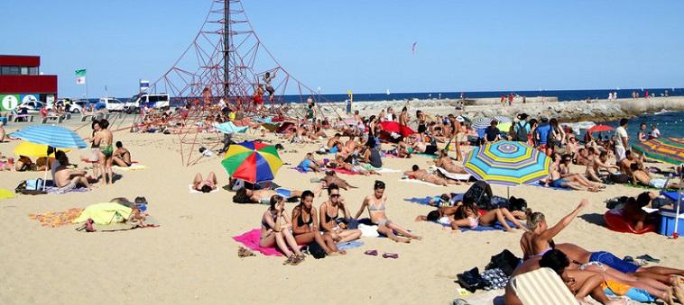 Vremea în luna octombrie a luat-o razna. Francezii au parte de temperaturi de peste 30 °C, iar irlandezii se pregătesc să țină piept uraganului „Ophelia”