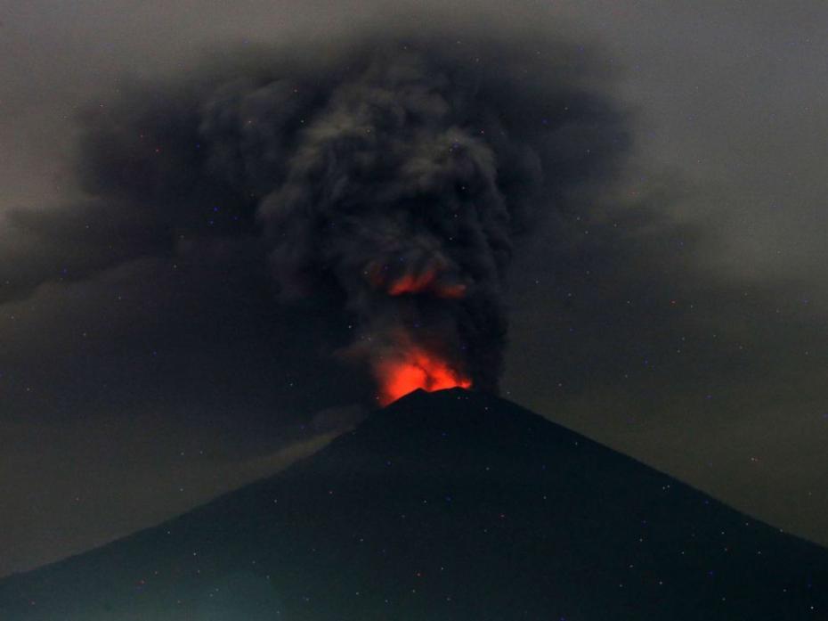 bali-volcano-1-ap-jt-171127_4x3_992