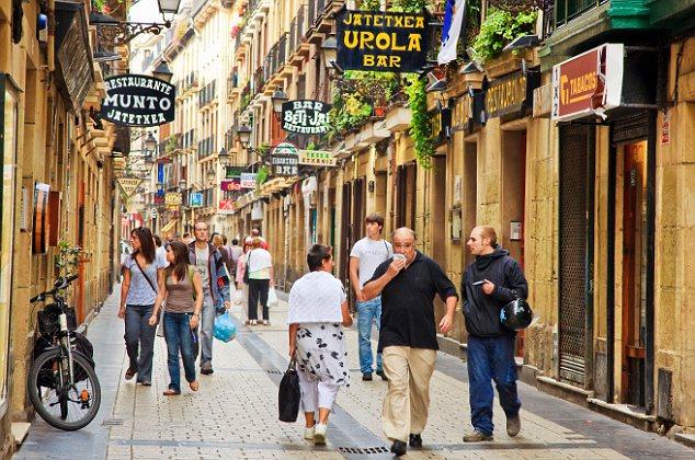 Street in old town, San Sebastian, Guipuzcoa, Basque Country, Spain