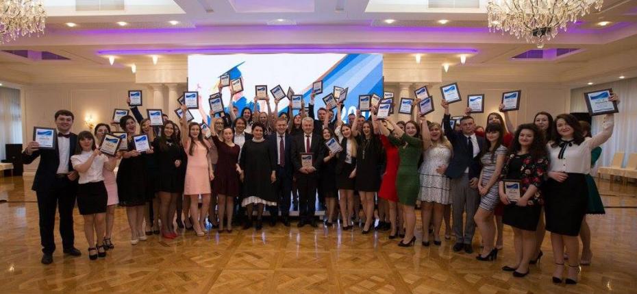 S-a dat startul concursului Burse de Merit 2017 pentru cei mai buni studenți ai țării. Condiții de participare