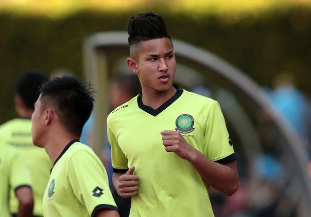 (foto, video) În vârstă de 19 ani, Faiq Bolkiah este cel mai bogat fotbalist din lume, cu o avere de 20 de miliarde de dolari