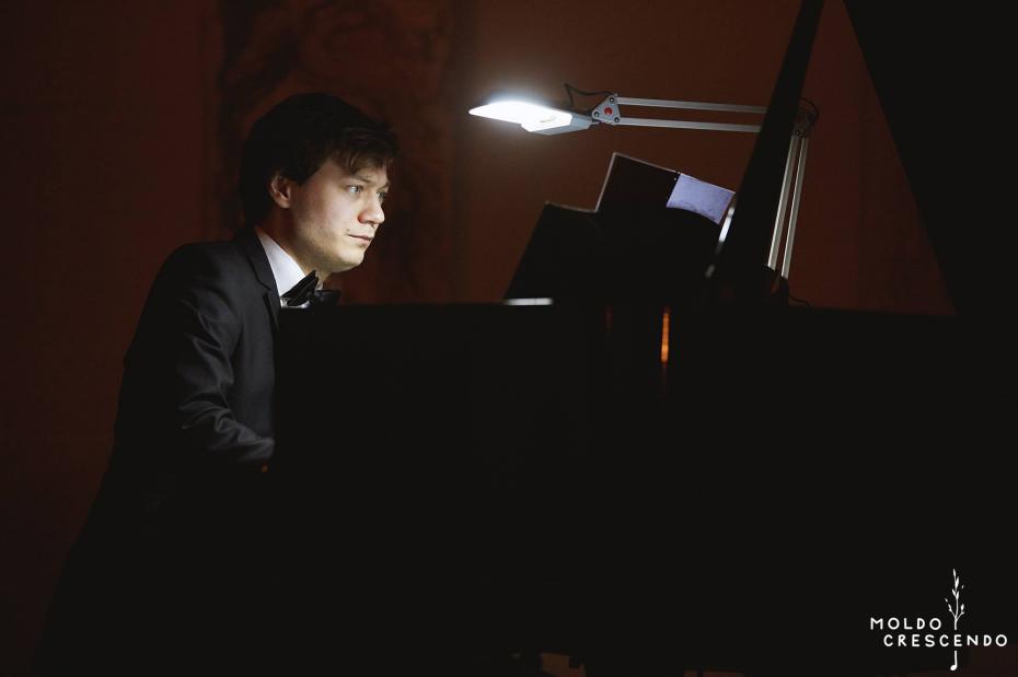 Beethoven și Schubert ascultați în întuneric. În ajun de Dragobete „Moldo Crescendo” revine cu un concert inedit