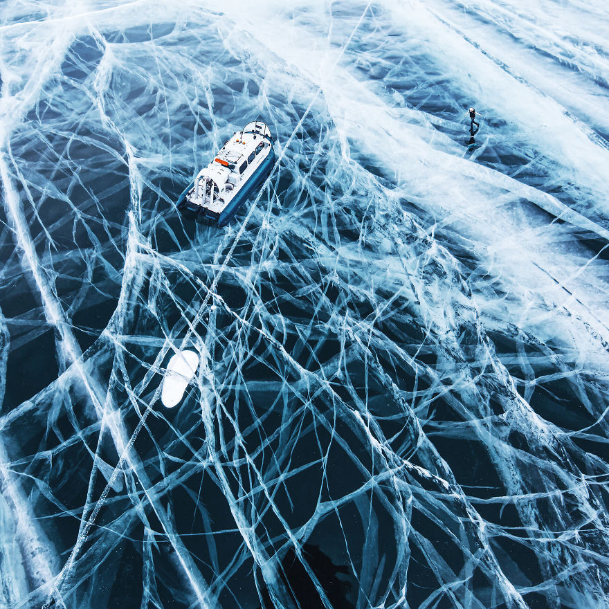 I-Walked-On-Frozen-Baikal-The-Deepest-And-Oldest-Lake-On-Earth-To-Capture-Its-Otherworldly-Beauty-Again-5abcae5b1c9c1__880