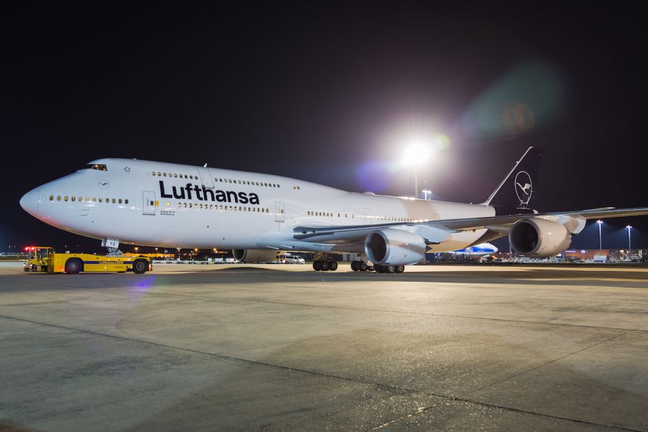 Lufthansa-747-8-newlivery