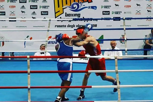 Constantin Ursu a obținut medalia de bronz la Campionatul European de box Under 18. Moldoveanul a învins boxeri din Olanda, Italia și Franța