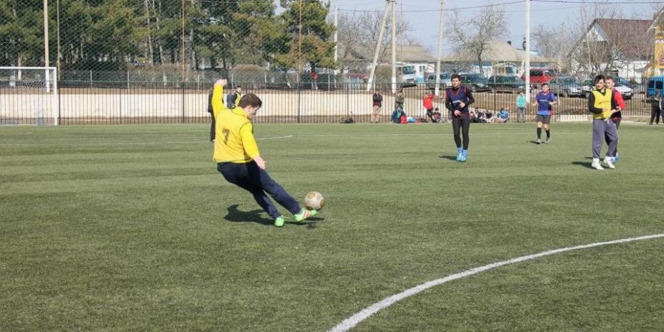 (foto) Fotbalul, practicat la nivel profesionist în Sărata Galbenă. În localitate sunt zece echipe de fotbal