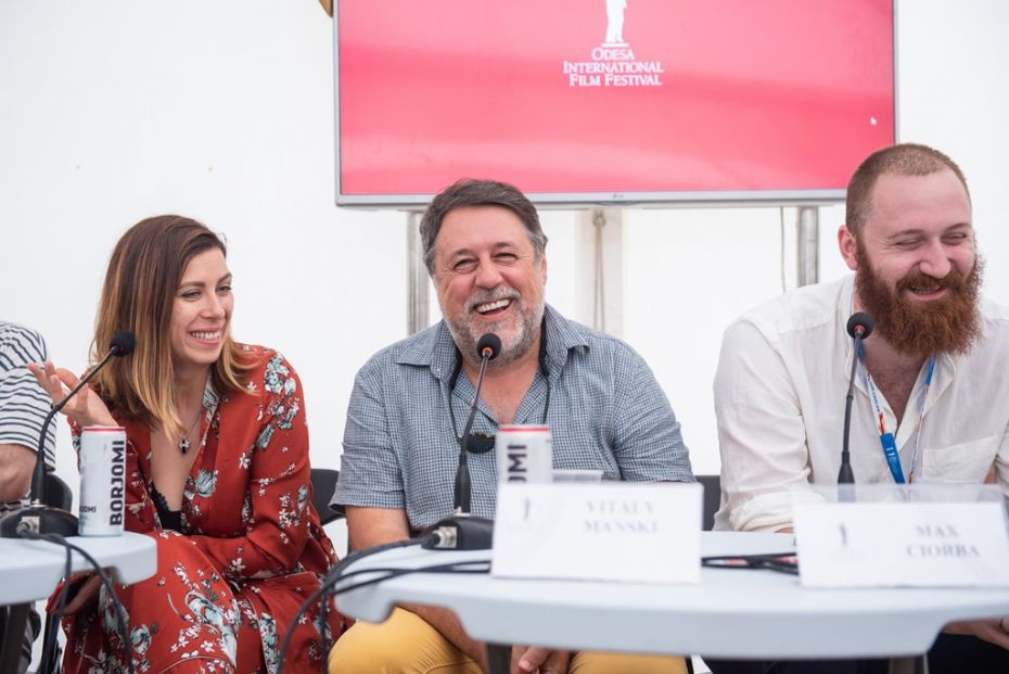 (foto) Festivalurile de film – între politică și valorile societății civile. Aventurile Briciul la Festivalul Internațional de Film de la Odesa