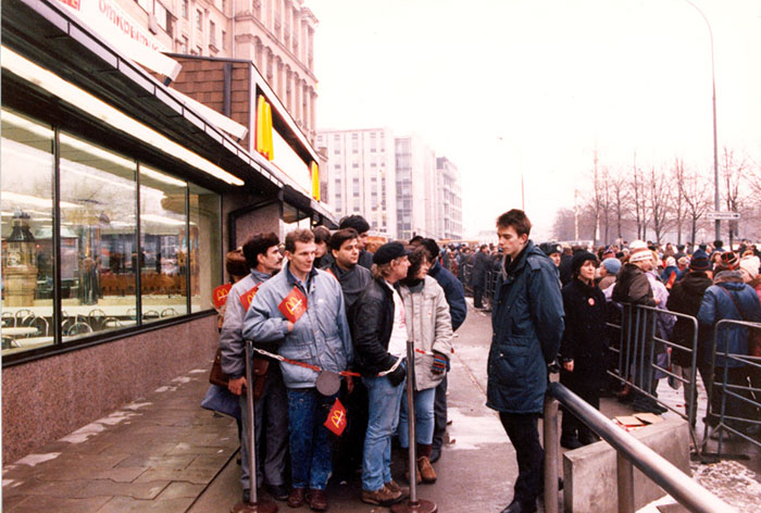 first-mcdonald-restaurant7