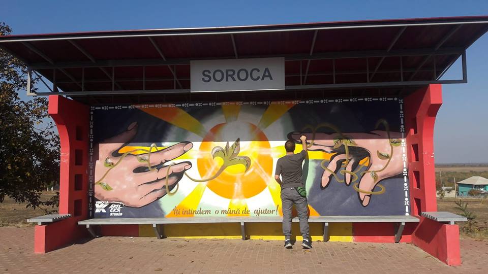 (foto) Street Art în Soroca. O stație de la intrarea în oraș „a prins viață” datorită culorilor