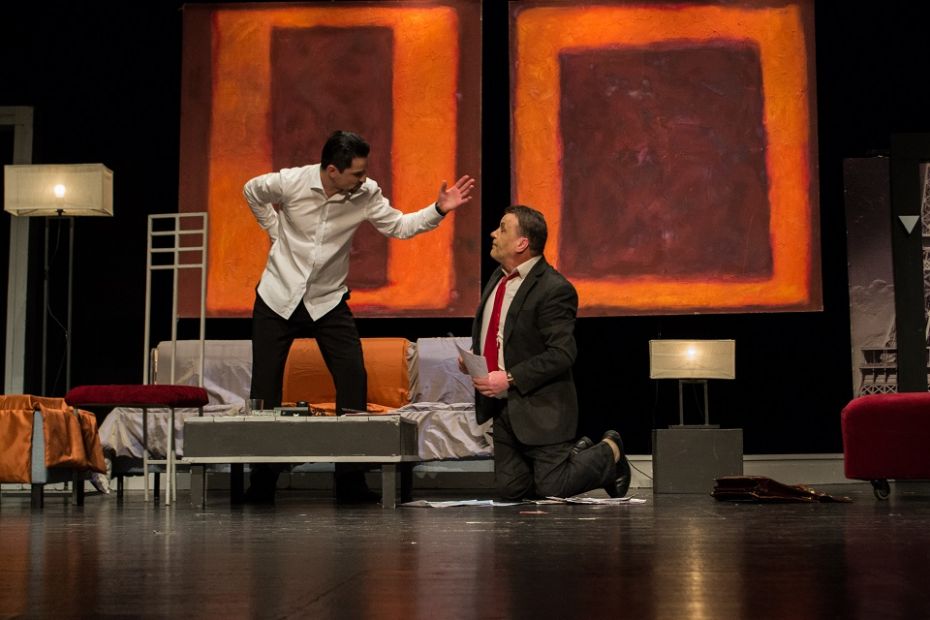 Umor rafinat și replici explozive. Teatrul Național Eugene Ionesco te invită la comedia franceză „Iubirea la proști”