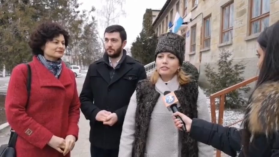 (video) „Am votat pentru o Moldovă fără oligarhi și pentru legea Magnițki”. Arina Spătaru și Elena Bordeianu au votat la Bălți