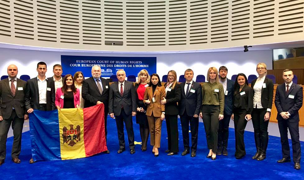 Institutul European de Studii Politice din Moldova selectează audienţi la programul de activități din anul 2019