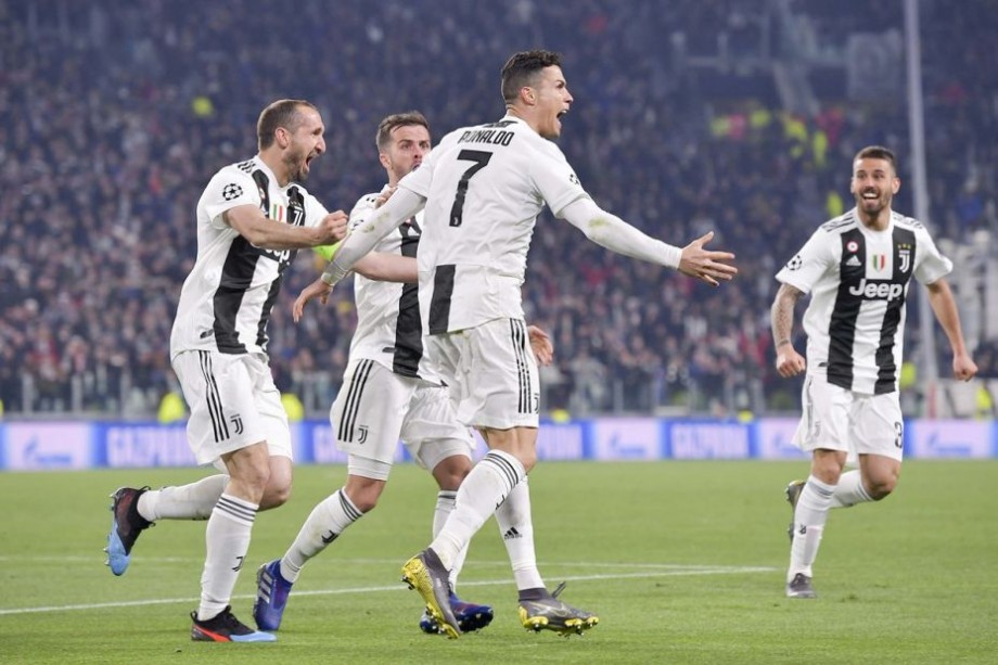 Video Uefa Champions League Cristiano Ronaldo ReuÈ™eÈ™te Un Hat Trick È™i CalificÄƒ Echipa Juventus In Sferturi Diez