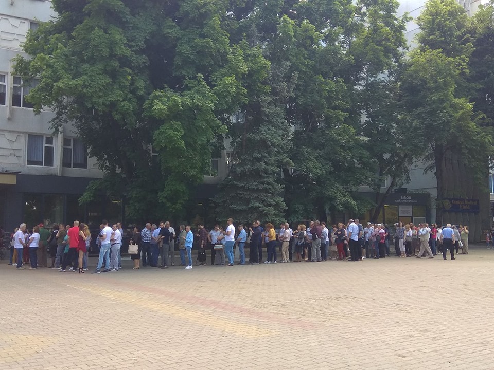 Președintele PMP cere prelungirea programului de vot pentru românii care votează în Republica Moldova și UE