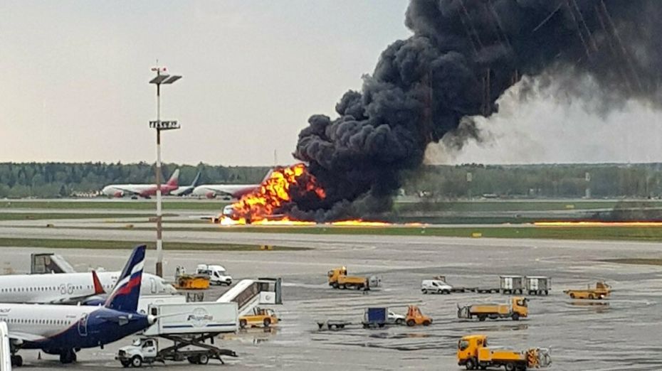 investigators-say-13-people-dead-in-moscow-plane-fire-136436006480002601-190505200014