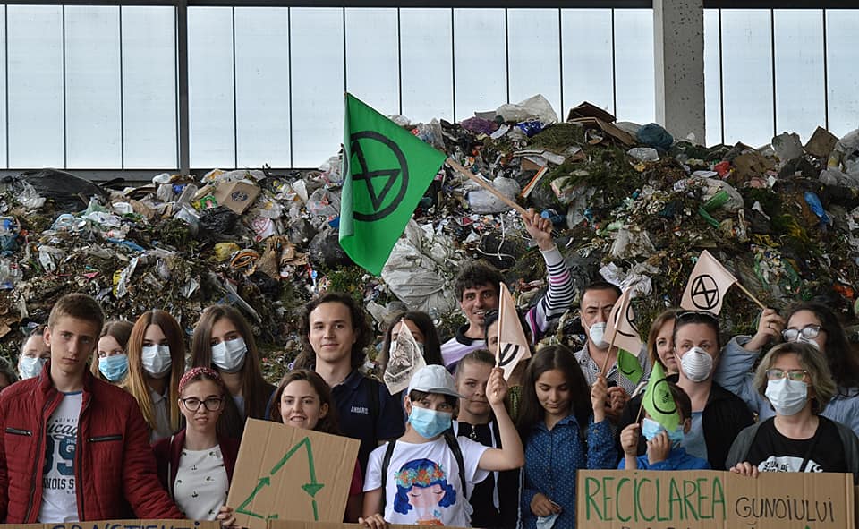 (video) „Dacă nu acționăm acum, copiii noștri nu vor avea floră și faună”. 50% dintre deșeurile pe care le producem pot fi reciclate