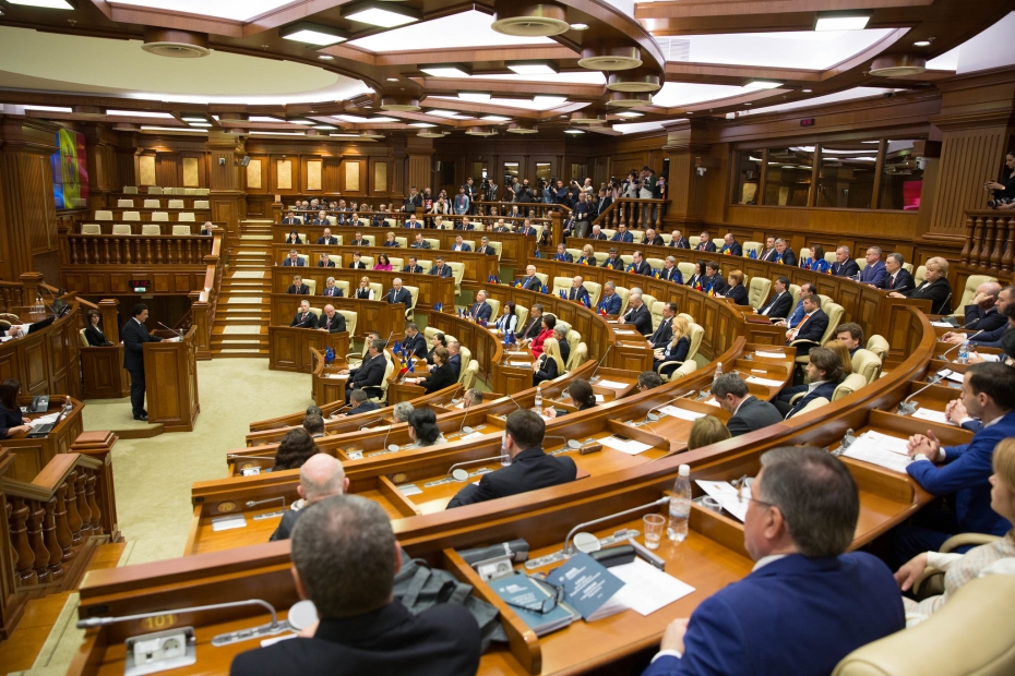 Directorul SIS ar urma să fie numit de către Președinte și confirmat de Parlament