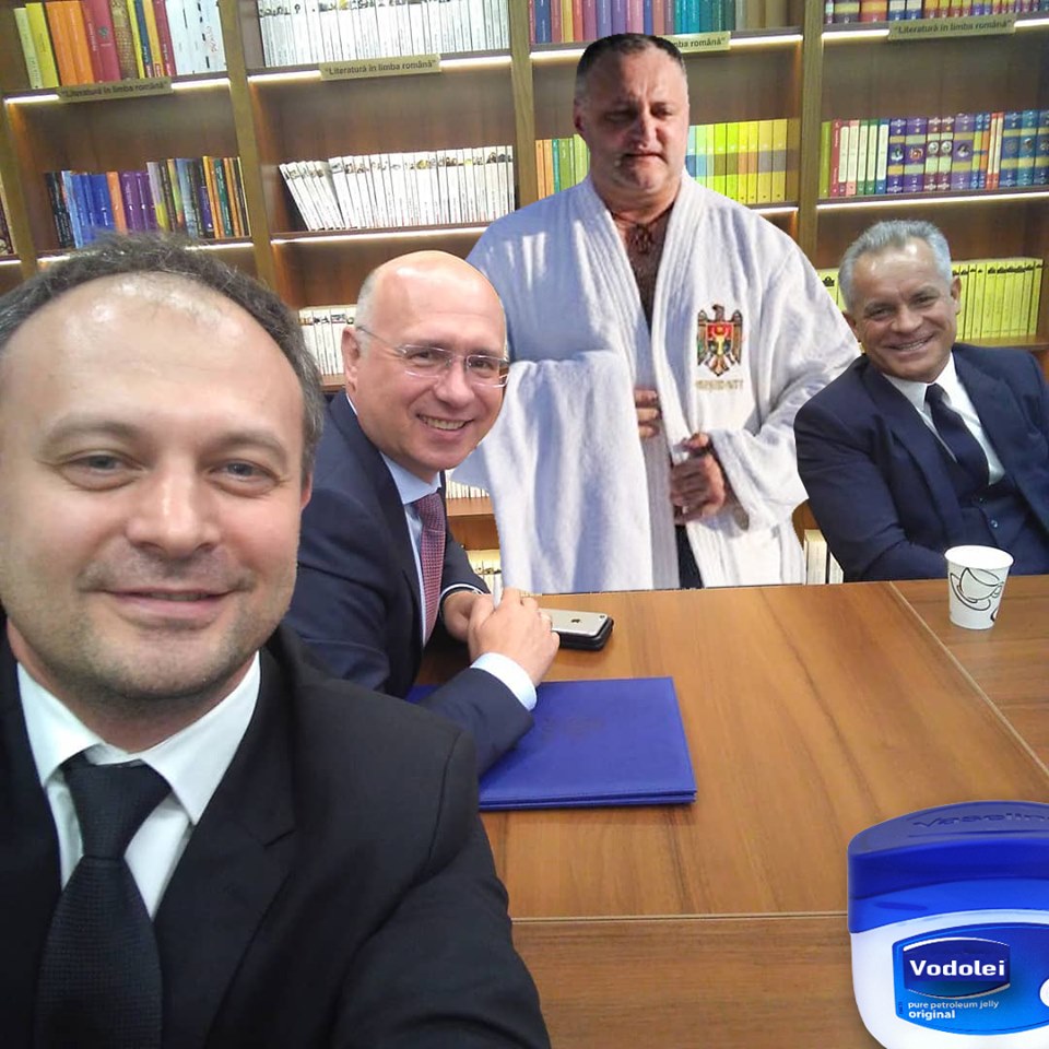 (foto) Cele mai democrate meme-uri cu revenirea lui Plahotniuc (pentru a doua oară)