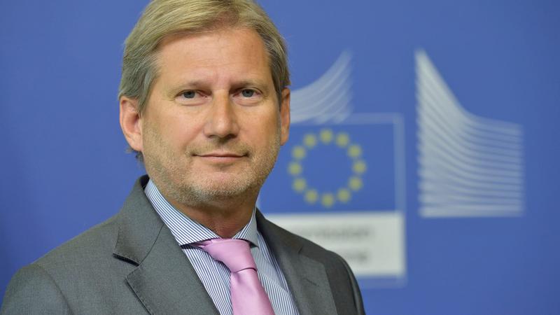Comisarul Hahn va vizita Moldova, pentru a reitera sprijinul acordat de UE noului Guvern