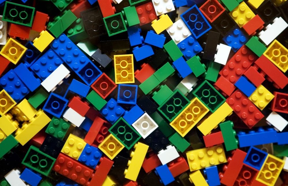 Celebrele piese LEGO ar putea fi create dintr-un tip de bio-plastic, obţinut din materiale vegetale