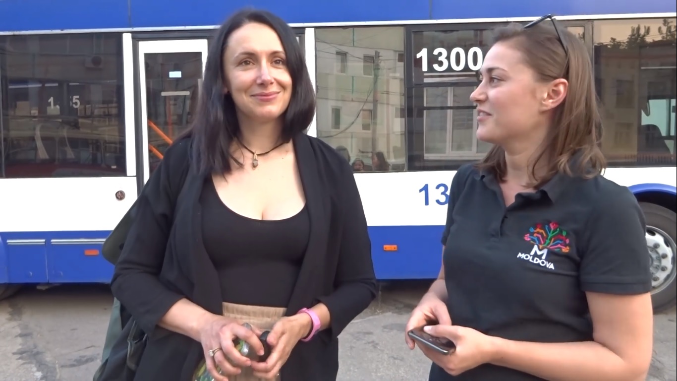 (video) Vocea Natei Albot îi va întâmpina pe turiștii care vor circula cu troleibuzul de la aeroport spre oraș