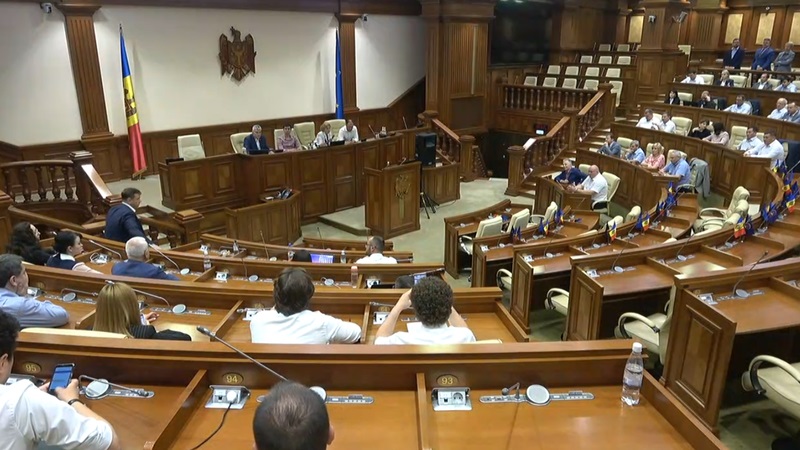 Deputații au votat pentru anularea sistemului mixt de vot. Proiectul a fost votat în prima lectură