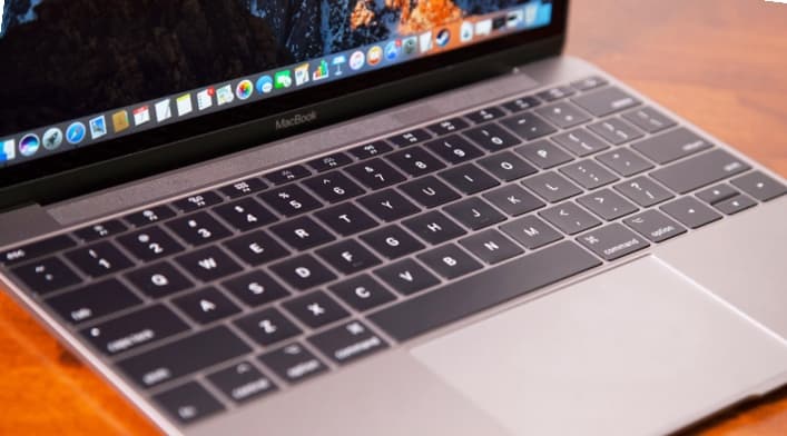 Fibră de sticlă, cu design subţire şi rezistent. Apple va schimba tastatura Butterfly de pe laptopurile sale