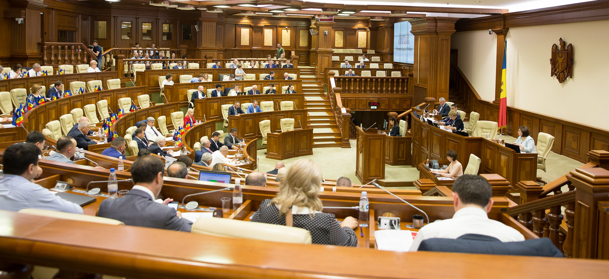 Anularea votului mixt încă mai așteaptă. Deputații îl vor mai dezbate odată în luna august